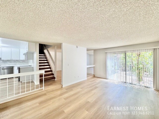 Building Photo - 10464 Larwin Ave