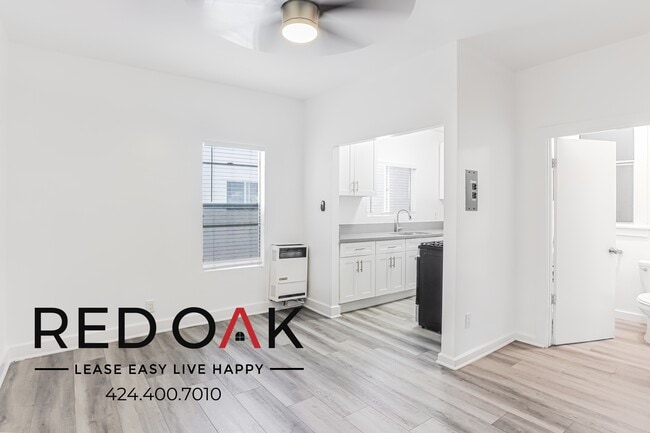 Building Photo - 290 Loma Dr Unit 206