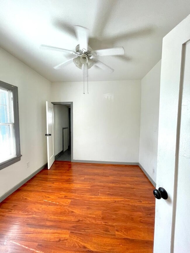 Photo - 1341 S Sycamore Ave Unit 1341