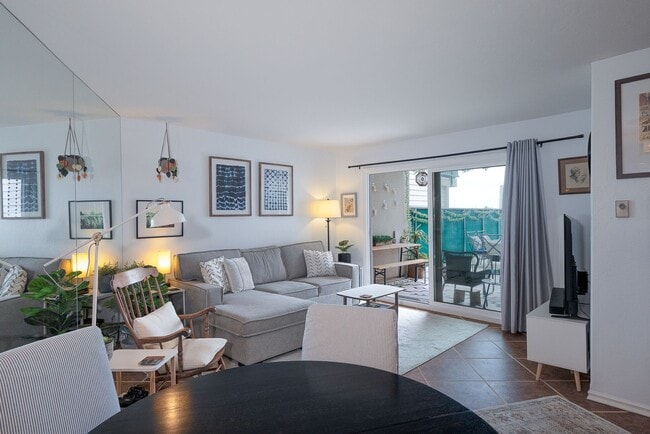 Building Photo - 1 Bedroom + 1 Bathroom Condo | Channel Islands HOA | Oxnard | Monthly Furnished Rental
