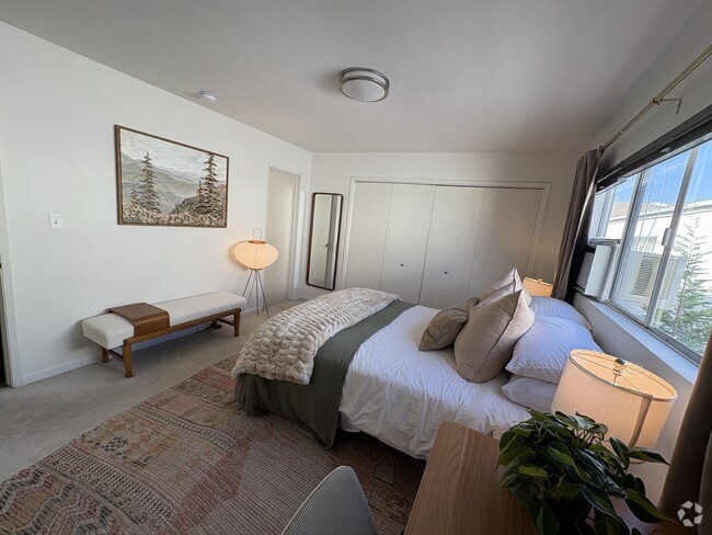 Building Photo - 918 21st St Unit F Rental