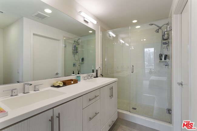 Photo - 2210 Tom Mix Rd