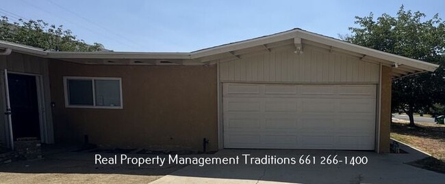 Building Photo - 2 plus 1 duplex - ALL UTILITIES INCLUDED!!! Rental