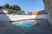 Pool - Ally's Flower Apartments