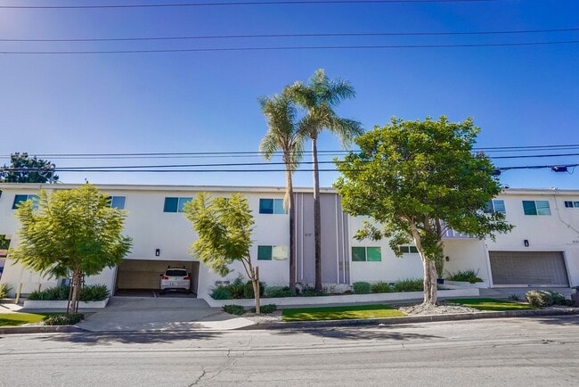 Exterior - 715 Marlborough Ave Apartments