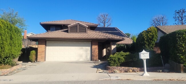 Building Photo - 611 Calle Del Sur