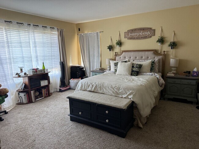 Photo - 4BD 2.5BA House with 2 Car Garage