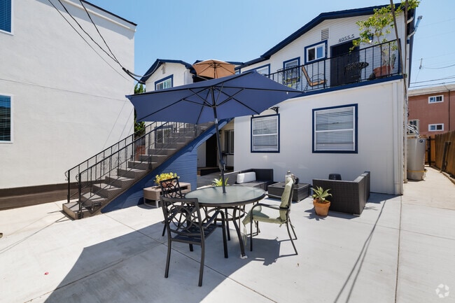 Courtyard - 4057 Alabama St