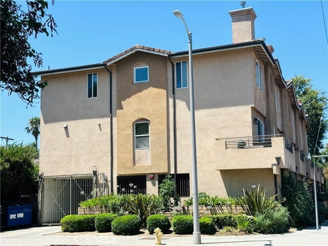 Photo - 5555 Carpenter Ave