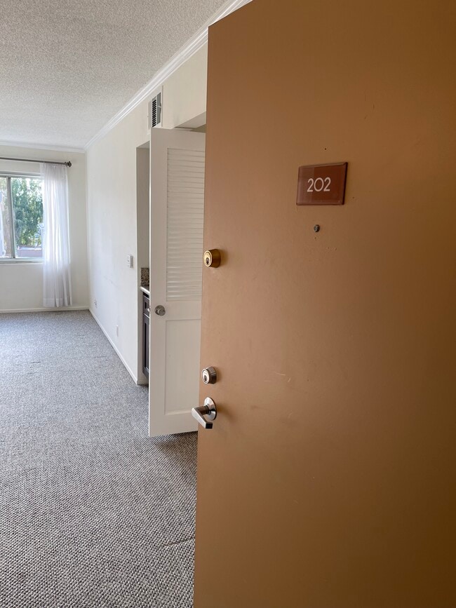 Photo - Hayworth Apartments