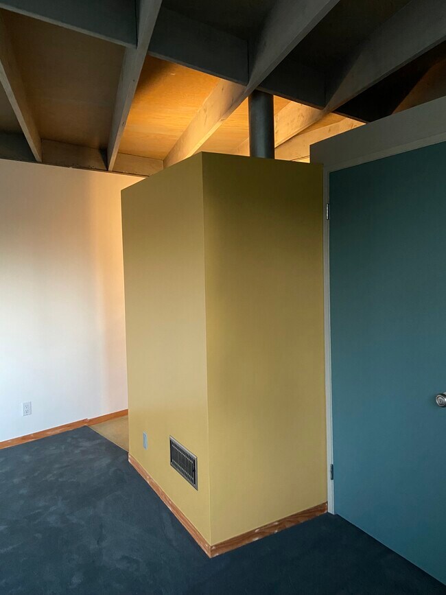 Photo - 872 Hanley Ave