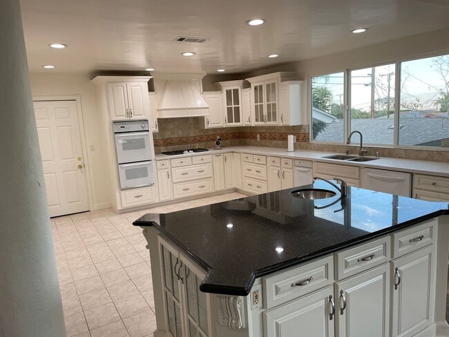 Photo - Tranquil Home in the Hills of Rancho Palos Verdes Overlooking the Los Angeles Harbor