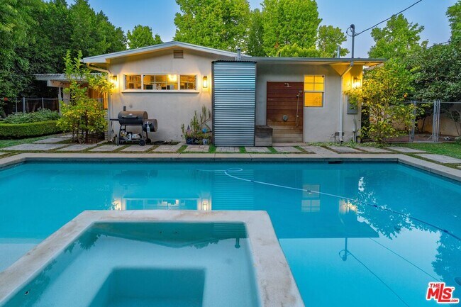 Photo - 5525 Matilija Ave