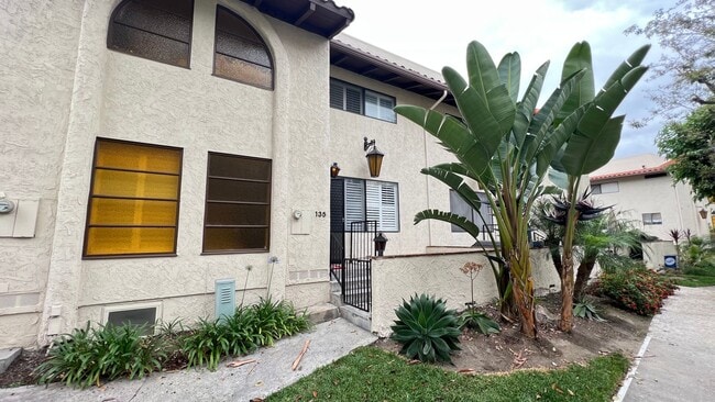 Building Photo - Spacious and Upgraded Orange 2 Bed 2.5 Bath Townhome with 2 Car Garage