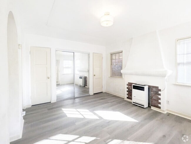 Building Photo - 1857 7th St Rental