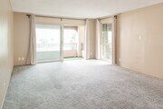 Photo - 2522 Clairemont Dr Townhome