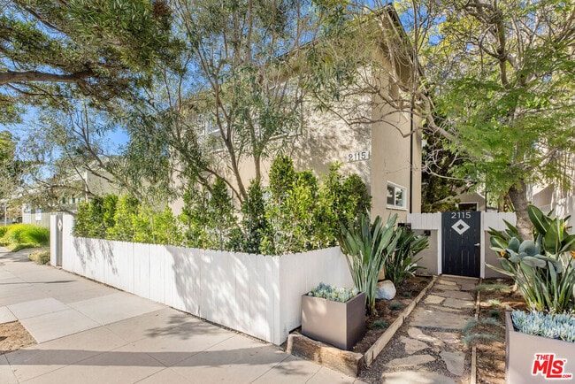 Photo - 2115 Ocean Park Blvd