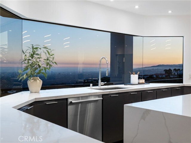 Photo - 2287 Sunset Plaza Dr