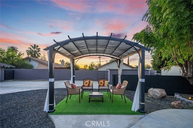 Photo - 22349 Vanowen St