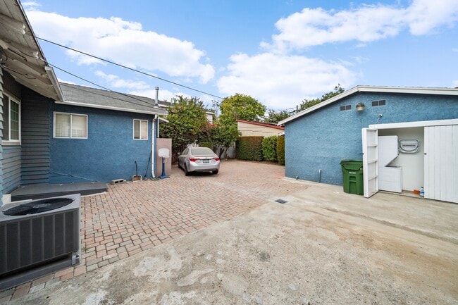 Photo - 1259 W 35th St Unit studio