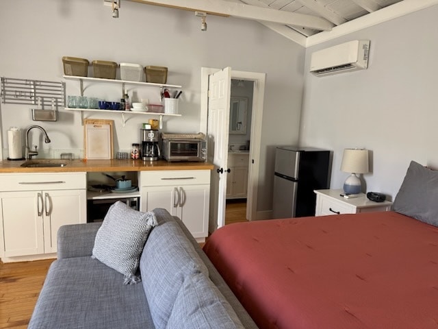 Photo - 3605 Laurel Ave Unit MB STUDIO