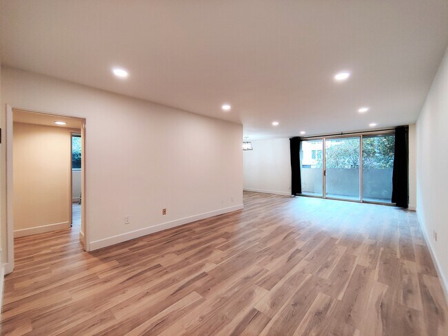 Building Photo - 1300 Midvale Ave Unit 211