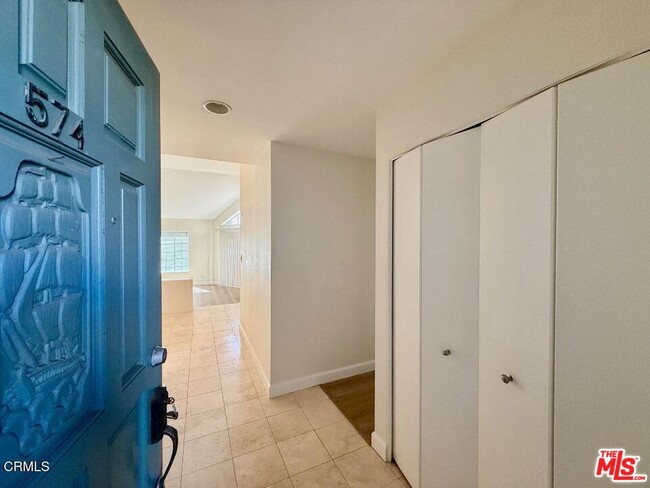 Photo - 574 Island View Cir