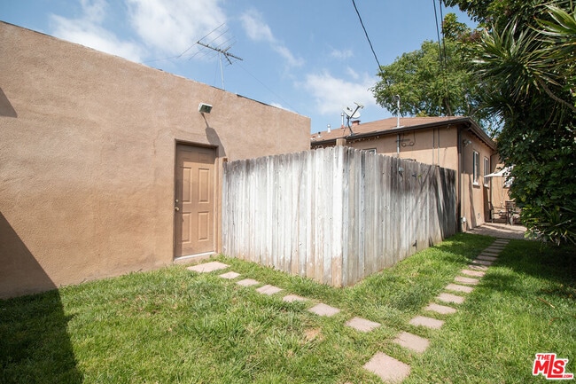 Photo - 5107 Overland Ave