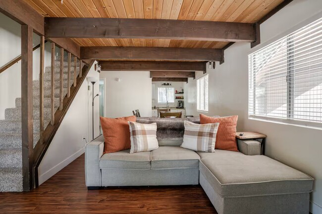 Photo - 336 Spruce Ln