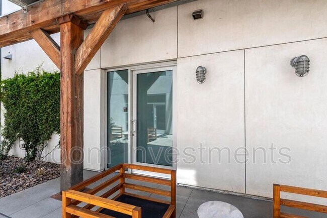 Photo - 527 Molino St Unit 107