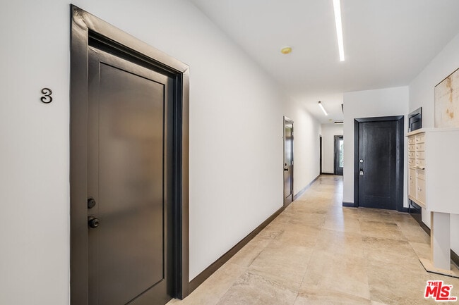 Photo - 151 N Swall Dr Unit 4