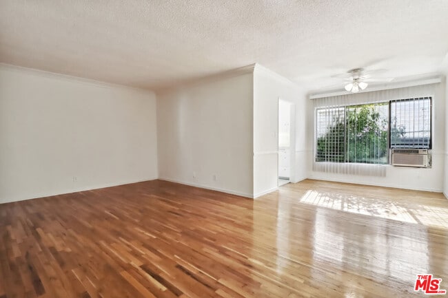 Photo - 1411 N Fairfax Ave Unit 22