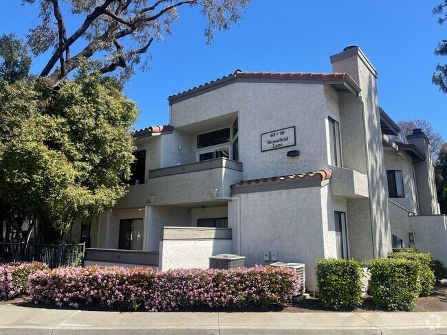 Building Photo - Phillips Ranch 2 Bedroom Condo