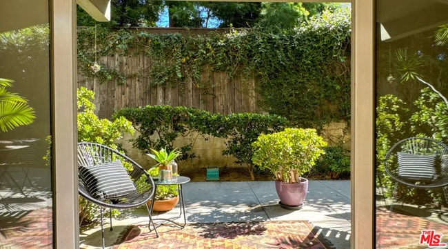 Photo - 532 N Rossmore Ave