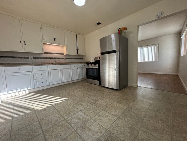 Photo - 1131 Georgia St