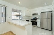 Photo - 639 Ivy St Townhome
