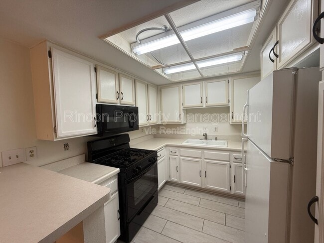 Photo - 848 Woodland Ave