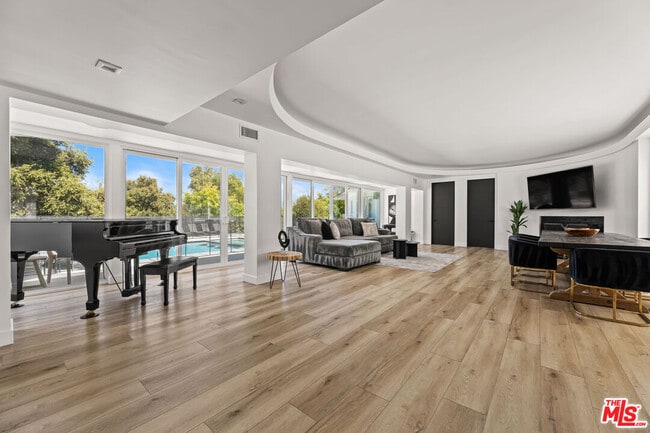 Photo - 4620 Caritina Dr