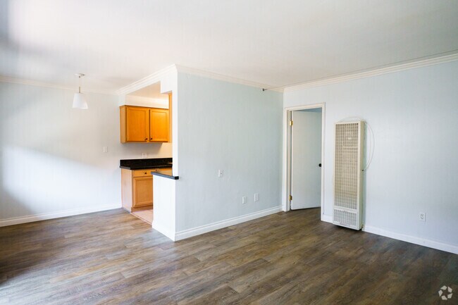 Building Photo - 3932 9th Ave Unit 2 Rental