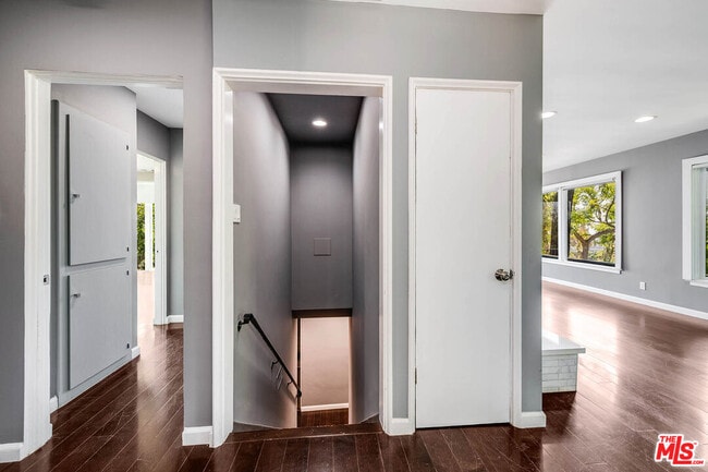 Photo - 1438 Davies Dr
