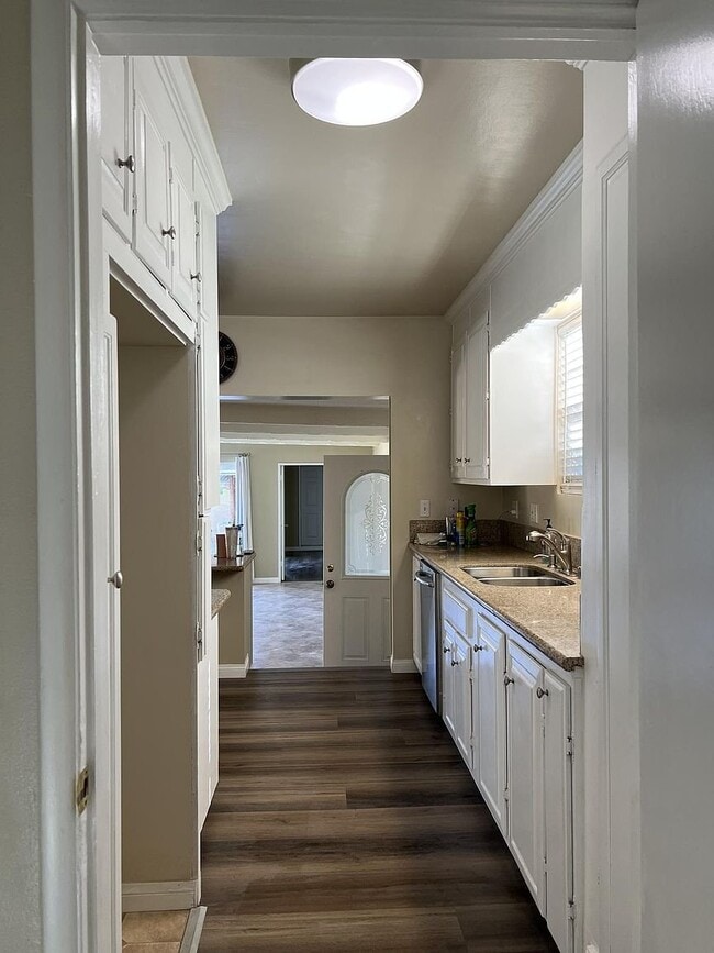 Photo - 8908 Birchleaf Ave