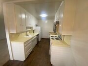 Photo - 519 N Hayworth Ave Apartments