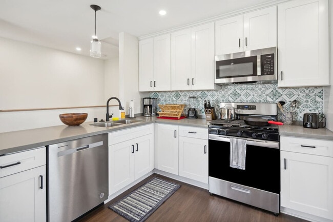 Photo - 721 E 22nd St Unit ID1283117P