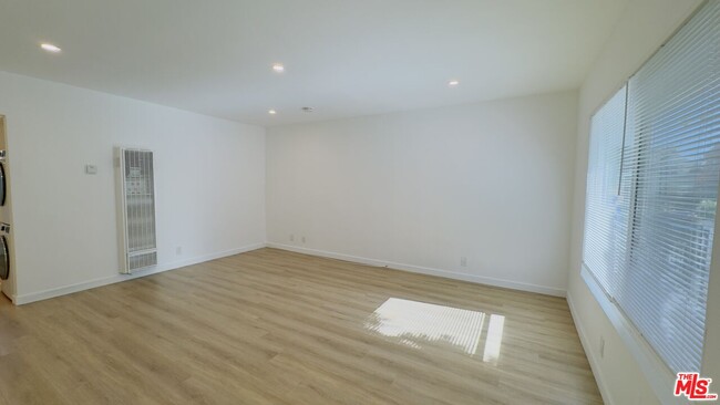 Photo - 237 Catalina St Unit 2