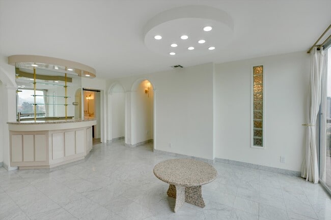 Photo - 10747 Wilshire Blvd Unit 1407