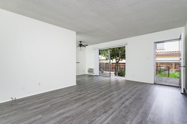 Photo - 1207 Huntington