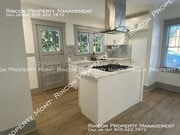 Photo - 656 Poli St