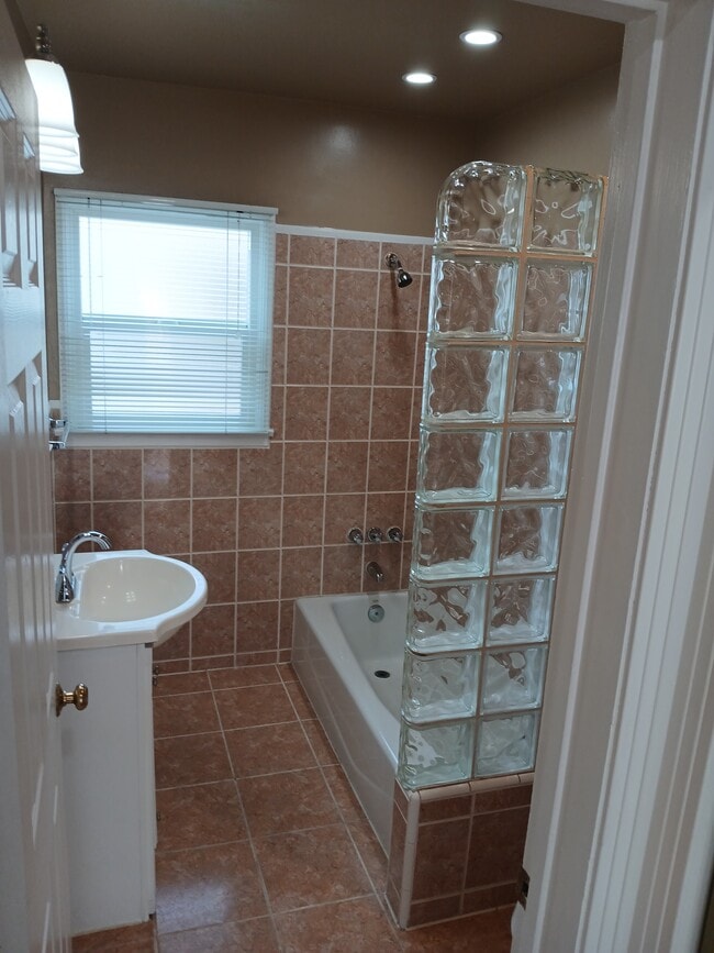 Photo - 10232 S 8th Ave Unit 1