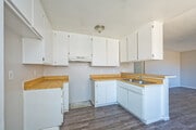2BR, 1BA - 756SF - Kitchen - Park View Apartments