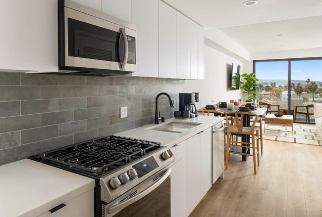 1 Bedroom - 1112 Locust